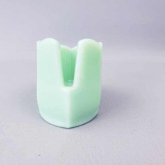 Mosser Glass 2-3/4 Inch Jadeite Glass Scalloped Spoon Rest - Picture 4 of 12